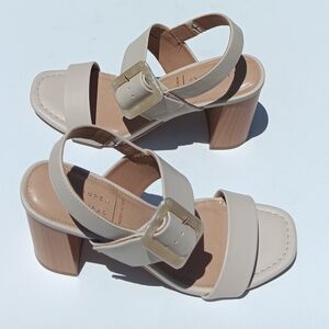 LAUREN CONRAD Women's Milenaa Bone Colored  Sandals - 10